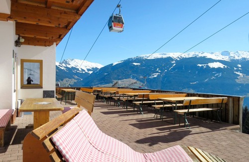 Emberg Apartamento | Skistadl by Interhome