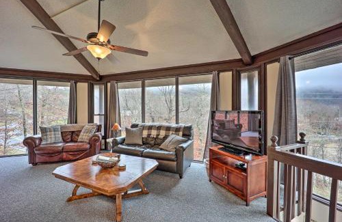 Beech Mountain Casa | Skiway Chalet Home with Hot Tub in Beech Mountain!