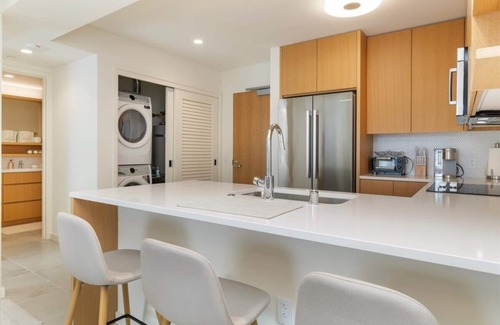 Ala Moana Condominio | Sky Ala Moana 2307: 1 BR, 1 BA Condominium in Honolulu, Sleeps 4