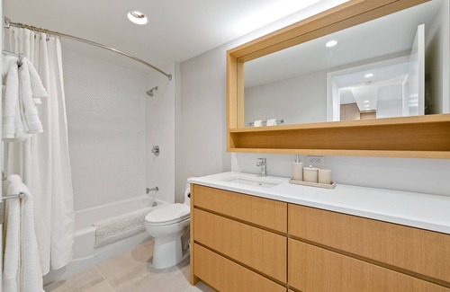 Ala Moana Condominio | Sky Ala Moana 3305: 1 BR, 1 BA Condominium in Honolulu, Sleeps 2