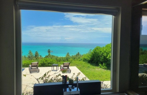 Governor's Harbour Casa | Sky Beach Club Villa Waterfall 2 4 Bedroom Home