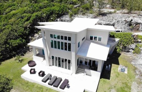 Governor's Harbour Villa | Sky Beach Club Split - Contemporary Beach Villa In Boutique Club villa