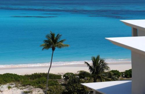 Governor's Harbour Villa | Sky Beach Club Split - Contemporary Beach Villa In Boutique Club villa