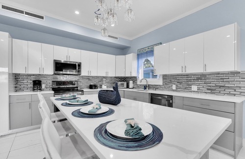 Key Largo Casa | Sky Blue 2 Story Home in the Beautiful Florida Keys