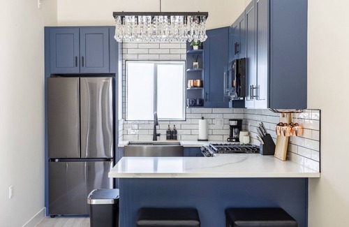 Encino Cabaña | Sky Cottage: 1 bedroom home by hospitals, Hollywood, & Los Angeles