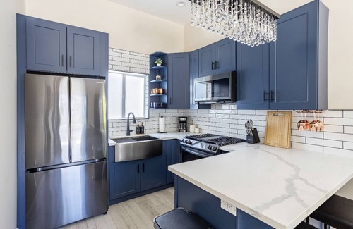 Encino Cabaña | Sky Cottage: 1 bedroom home by hospitals, Hollywood, & Los Angeles