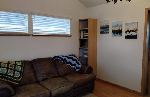 Homer Casa | Sky Harbor Cabin - Homer Seaplane Base