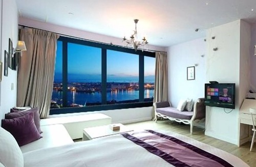 Kaohsiung City Centre Casa | Sky Harbor