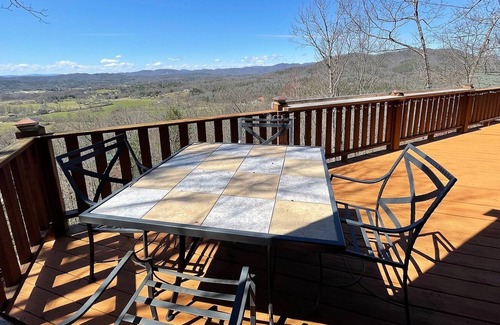 Upper Peachtree Chalet De Esquí | Sky High - beautiful long range mountain views!