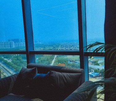 Greater Noida Apartamento | Sky-high studio