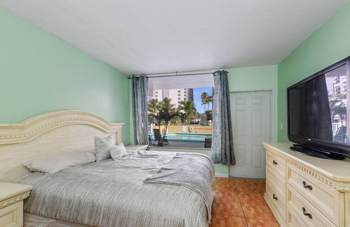 Bermuda Riviera Hotel | Sky Islands Hotel