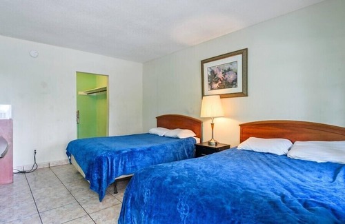 Bermuda Riviera Hotel | Sky Islands Hotel