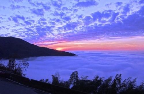 Zhushan Cama Y Desayuno | Sky lounge B&B