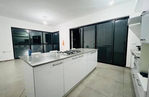 Bat Yam Apartamento | SKY LUX! Apartment front beach (MAX 16 people)