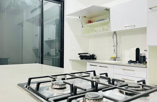 Bat Yam Apartamento | SKY LUX! Apartment front beach (MAX 16 people)