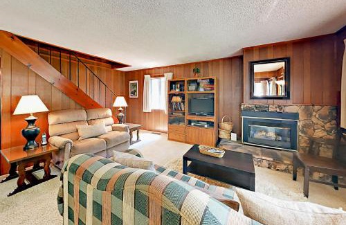 Tahoe Island Casa | Sky Meadows Charmer