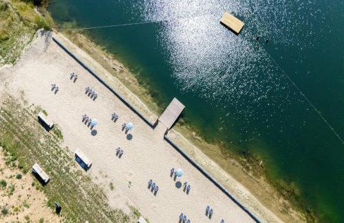 Maubray Casa | Sky Pad Lakeside Stay