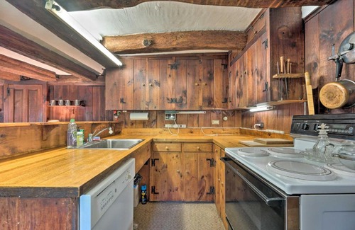 Salem Casa | Sky Parlor Farm on 480 Acres with Fire Pit!