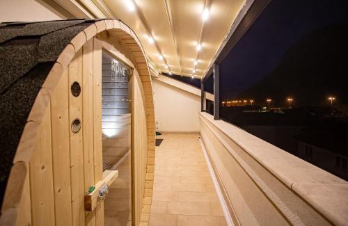 Mostar Old Town Apartamento | Sky Penthouse Old Bridge with sauna and jacuzzi