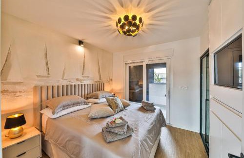 Mejasi Apartamento | Sky Pool Penthouse with a huge heated private pool