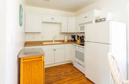 Bay Isle Casa | Sky Spacious Bungalow walking distance from beach!Name Sky Side A