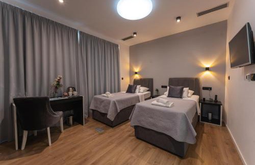 Zadar Cama Y Desayuno | Sky & Sun Luxury Rooms with private parking in the garage