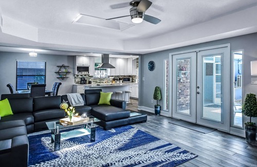 Orange Park Casa | SKY VACATION HOME, Private resort for your family.