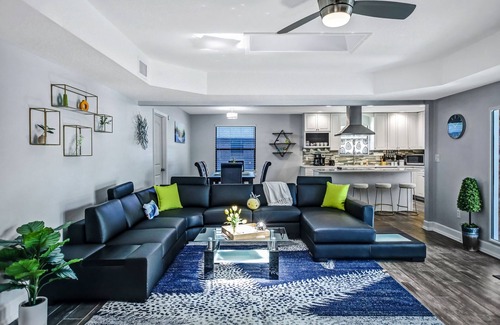 Orange Park Casa | SKY VACATION HOME, Private resort for your family.