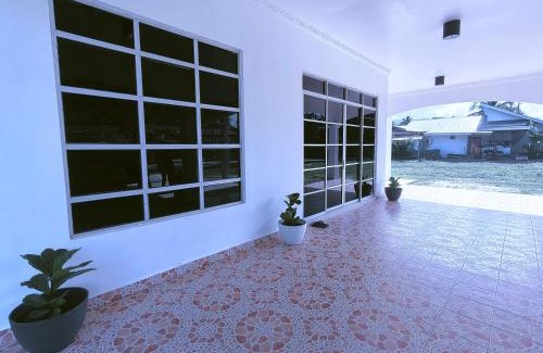 Lubok Buaya Casa | Sky312 Muslim Homestay