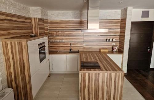 Maini Apartamento | SkyAprt77m Jacuzzi