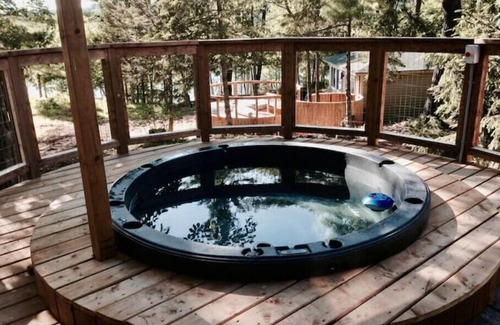 Lansdowne Casa | SKYE Waterfront 5 Person Cottage with your own Hottub