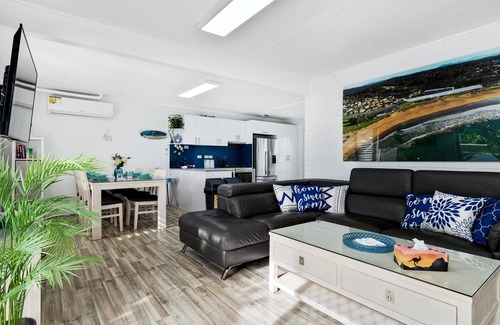 Malua Bay Apartamento | Skyes Beach House - The Upstairs Apartment
