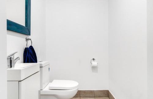 Malua Bay Apartamento | Skyes Beach House - Downstairs Accommodation