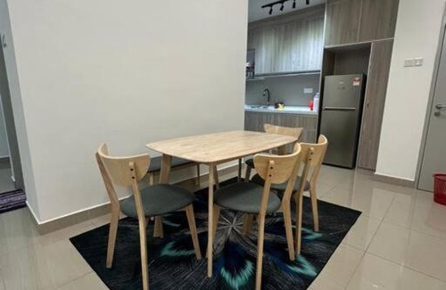 Puchong Apartamento | Skylake residence fully furnished condo with swimming pool
