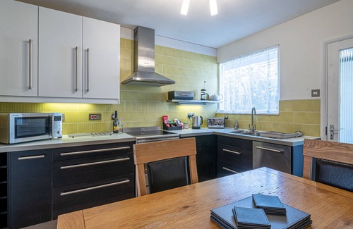 Ambleside Cabaña | Skylark Cottage - a single-level, two-bedroom property on the gentle slopes of Wansfell Pike, yet o