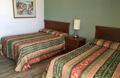 Wildwood Hotel | Skylark Resort Motel