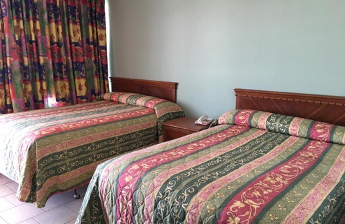 Wildwood Hotel | Skylark Resort Motel