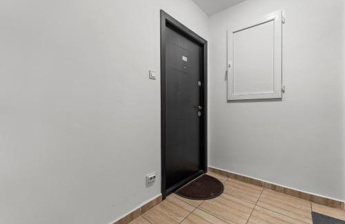 Vitan Apartamento | SkyLawn Retreat Free Parking
