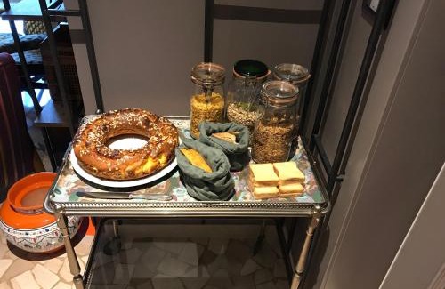 San Donato-San Vitale Cama Y Desayuno | Skyline 1/7 B&B