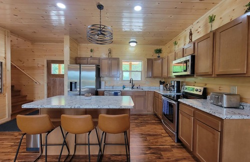 Rogers Apartamento | WiFi w/Great Location - Skyline Chalet - Large Family Getaway in Red River Gorge, KY!