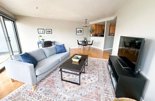 Five Points Apartamento | Skyline Escape: Condo w/Views!