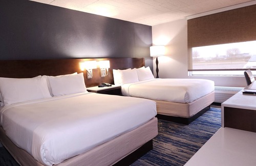 Romulus Hotel | Skyline Hotel Detroit Airport, SureStay Collection by BW