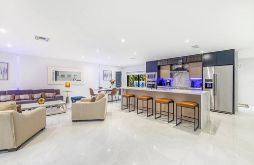 Miami Lakes Casa | Skyline Lux Villa w/Pool 4/3