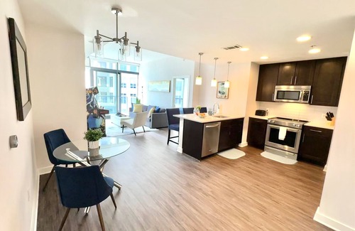 Lenox Apartamento | Skyline Luxe | Large Balcony | Mondern Comfort | Pool
