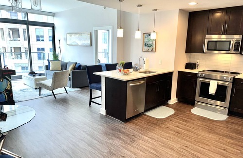 Lenox Apartamento | Skyline Luxe | Large Balcony | Mondern Comfort | Pool