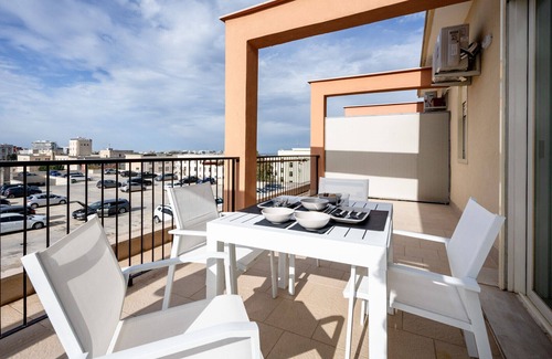 Municipio 1 Apartamento | Skyline Mirjana – Cozy Apartment with Terrace