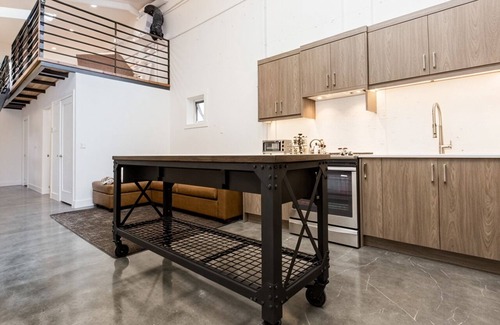 Bridgeland Apartamento | Skyline Penthouse |BBQ, Sleeps 8|