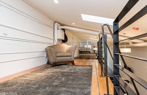 Bridgeland Apartamento | Skyline Penthouse |BBQ, Sleeps 8|