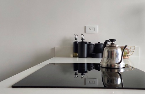 San José Apartamento | Skyline Retreat Top Floor 1BR Apartment with Mountain Views
