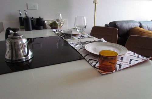 San José Apartamento | Skyline Retreat Top Floor 1BR Apartment with Mountain Views